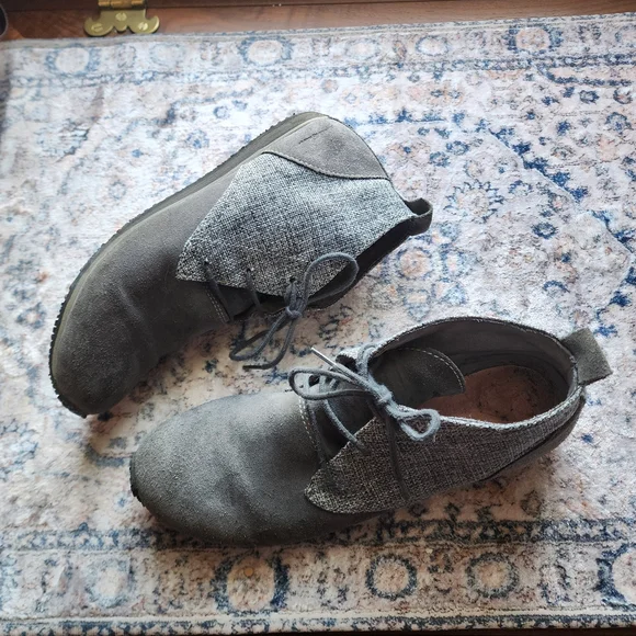 Gray Suede Women's Shoes - Picture 6 of 6